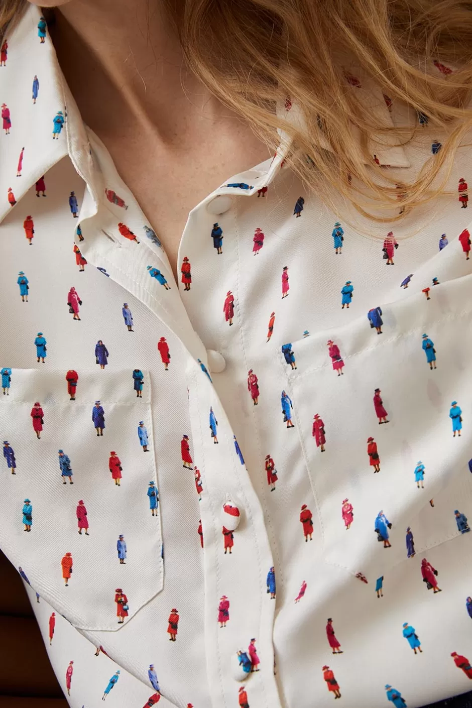 chemisier_en_soie_reine_elisabeth_3.webp Soi Paris Chemisier en soie Reine Elisabeth IMPRIMÉS New