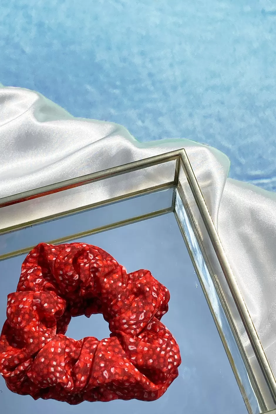 chouchou_en_soie_grenades_3.webp Soi Paris Chouchou en soie Grenades IMPRIMÉS Flash Sale