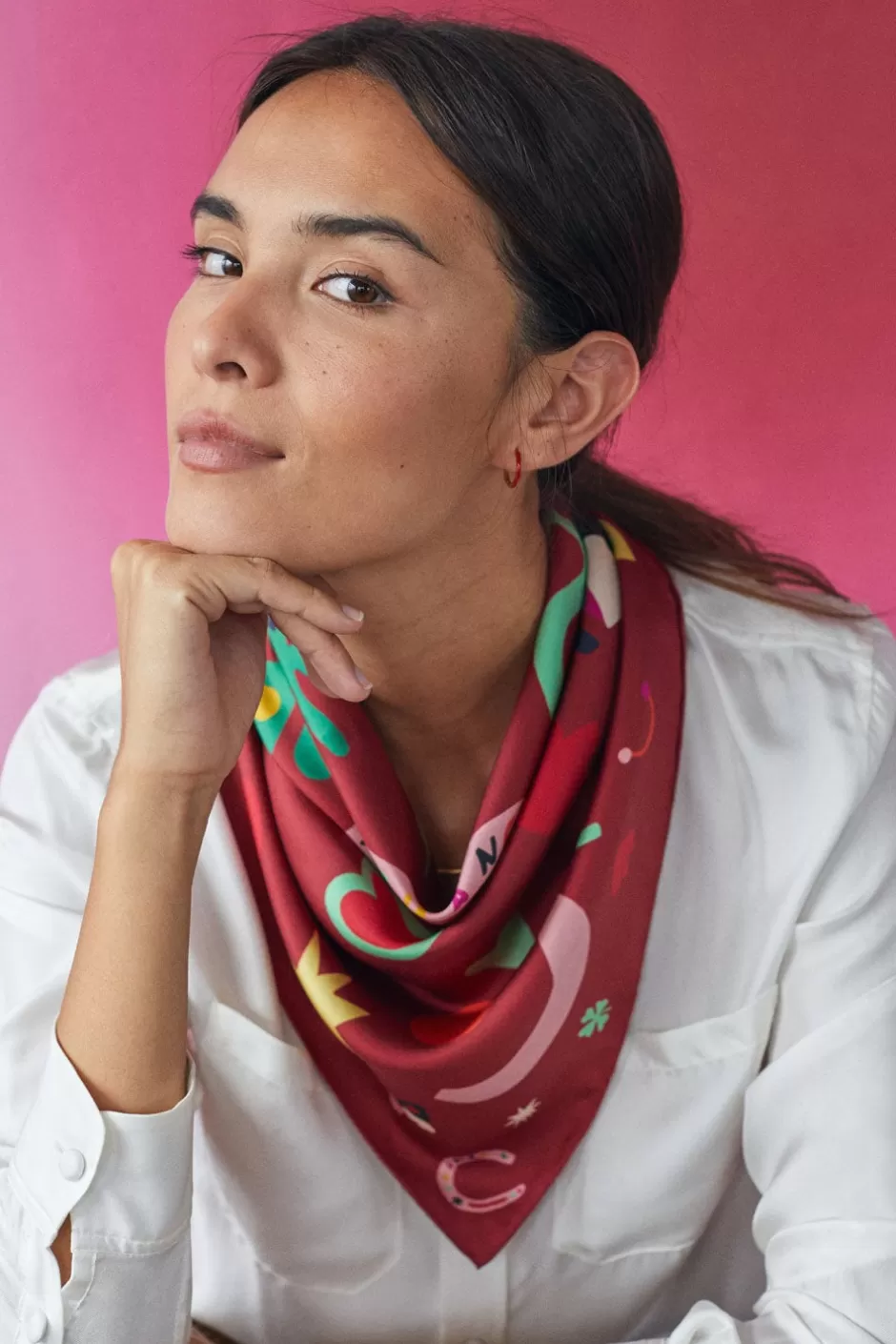foulard_en_soie_soi_x_leona_rose_5.webp Soi Paris Foulard en soie Soi x Leona Rose IMPRIMÉS Flash Sale