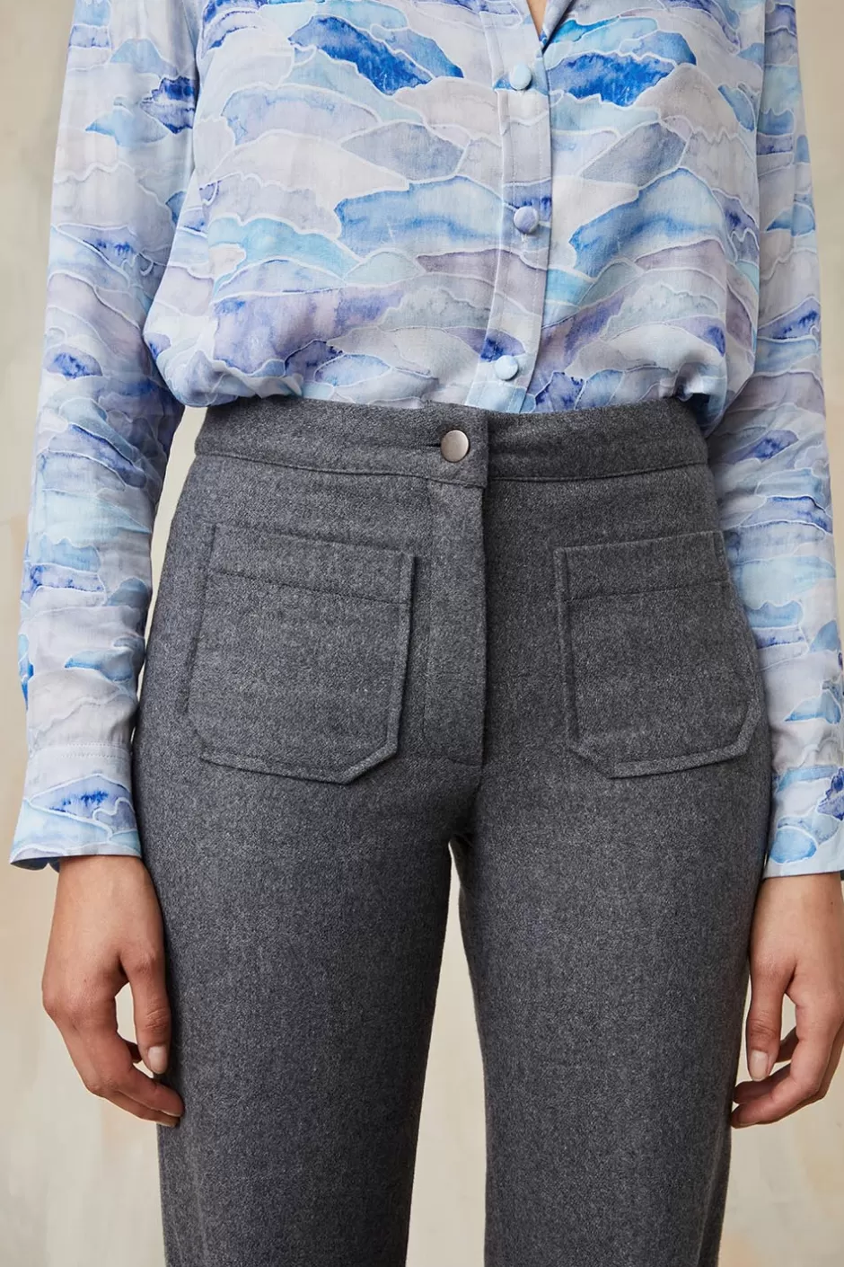 pantalon_enchanteur_anthracite_4.webp Soi Paris Pantalon Enchanteur Anthracite IMPRIMÉS Outlet