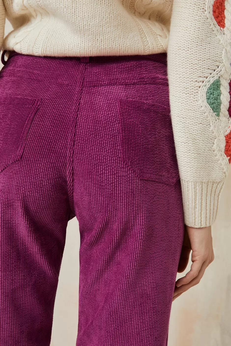 pantalon_idaliste_en_velours_camlia_2.webp Soi Paris Pantalon Idéaliste en velours Camélia IMPRIMÉS Best